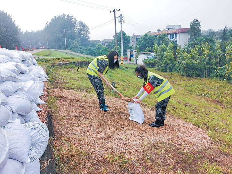 市科协王雨濛_副本.jpg